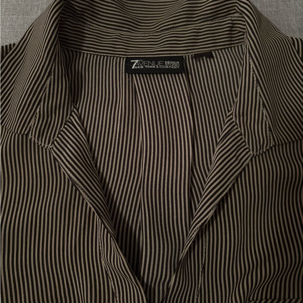 7 Avenue design, studio Stylish Black and Cream Striped Top size extra large
